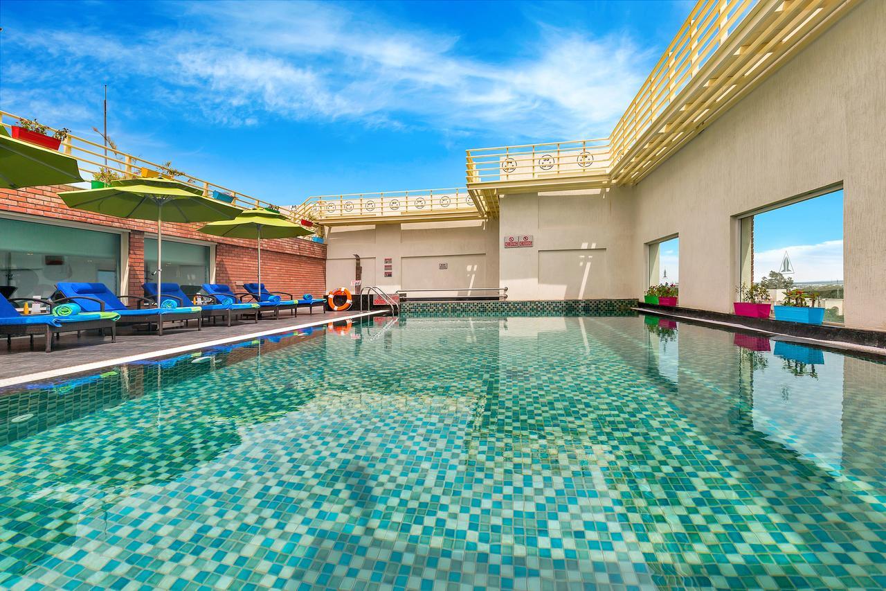 ウェルカムホテル コインバトール メンバー Itc ホテル グループ エクステリア 写真 Rooftop pool at the hotel