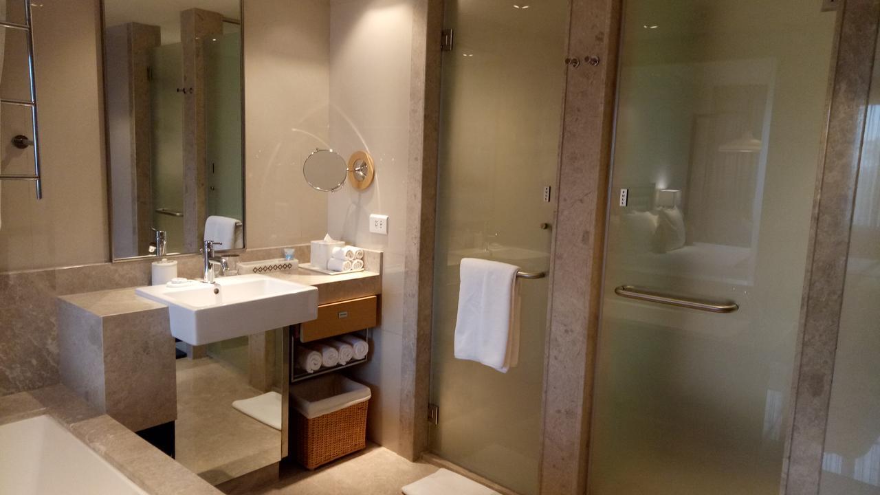 ウェルカムホテル コインバトール メンバー Itc ホテル グループ エクステリア 写真 A shower door